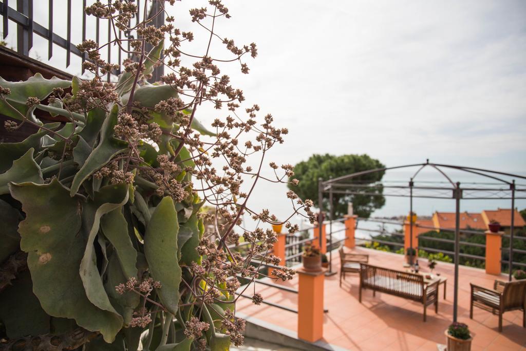 B&B La Mimosa del Golfo Ospedaletti Esterno foto