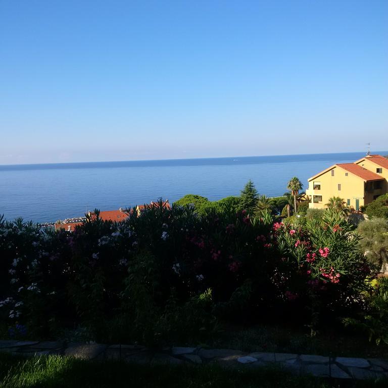 B&B La Mimosa del Golfo Ospedaletti Esterno foto