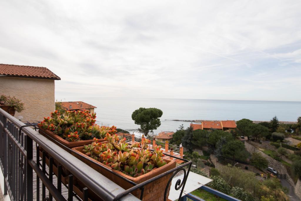 B&B La Mimosa del Golfo Ospedaletti Esterno foto